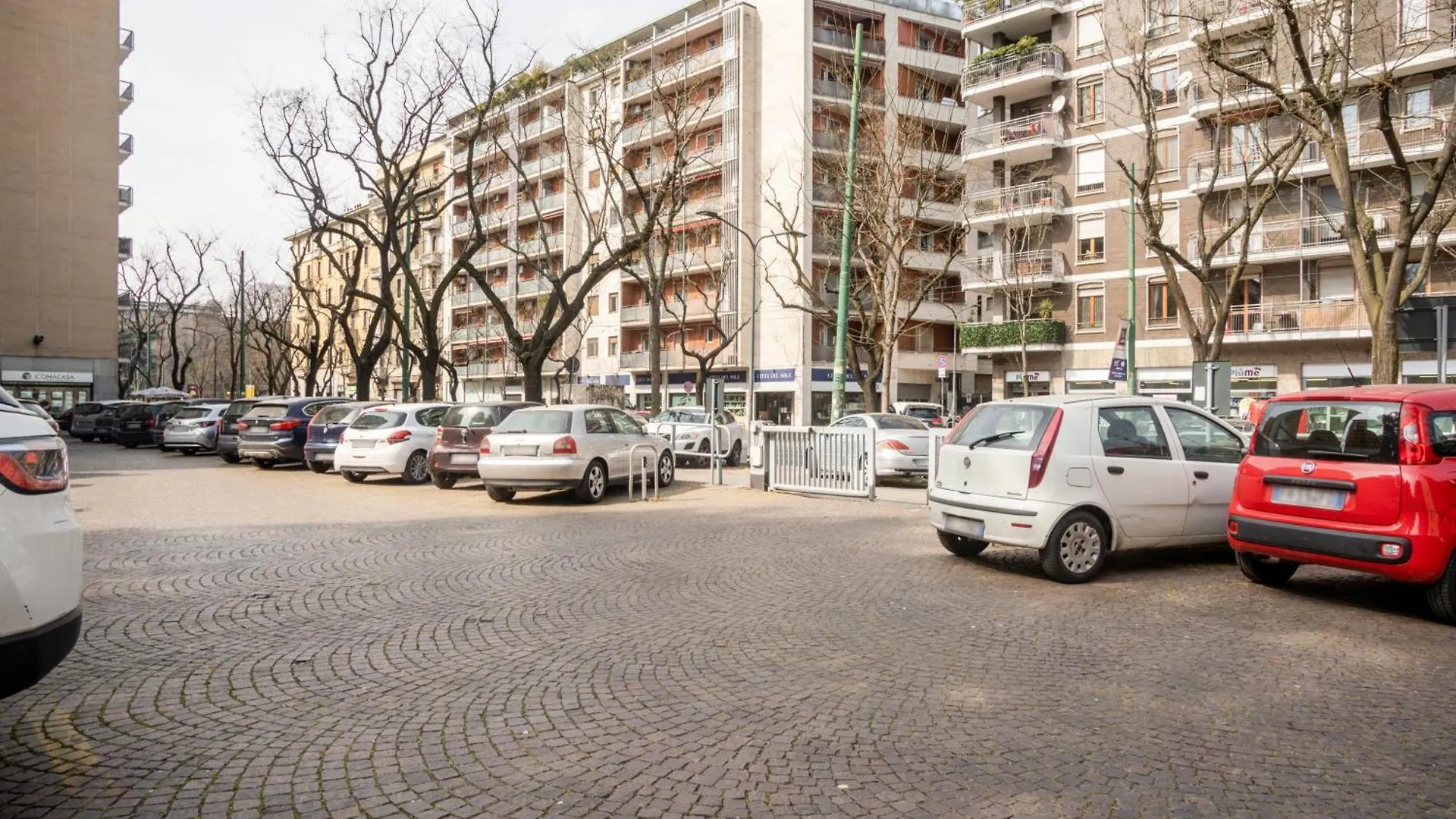 Elegante Bilocale In Zona Tortona Daire Milano