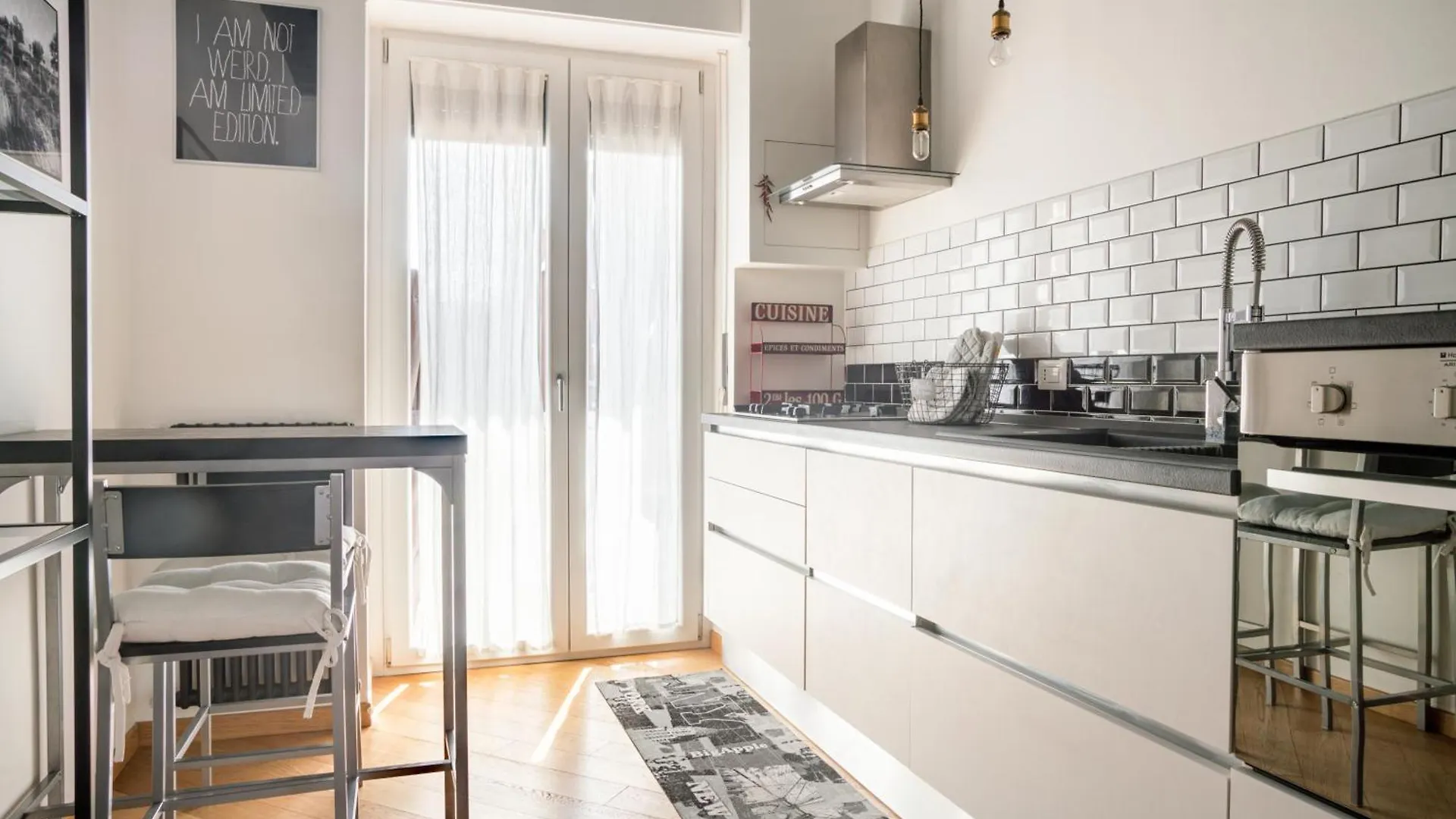 Elegante Bilocale In Zona Tortona Daire Milano